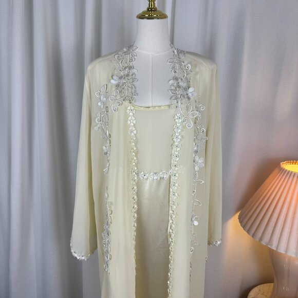 Vintage Pale Yellow Sheer Floral Appliqué Nightgown & Robe Set XL 🌼✨ - Picture 5 of 8